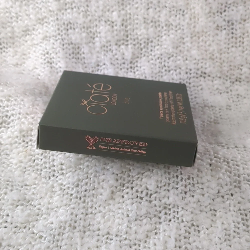 Ciaté London Trend 9 Shade Eyeshadow Palette in Olive, 10.8g/0.38oz